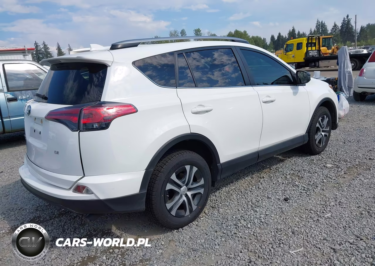2018 Toyota Rav4 Le VIN:JTMZFREV4JJ203340 - 4