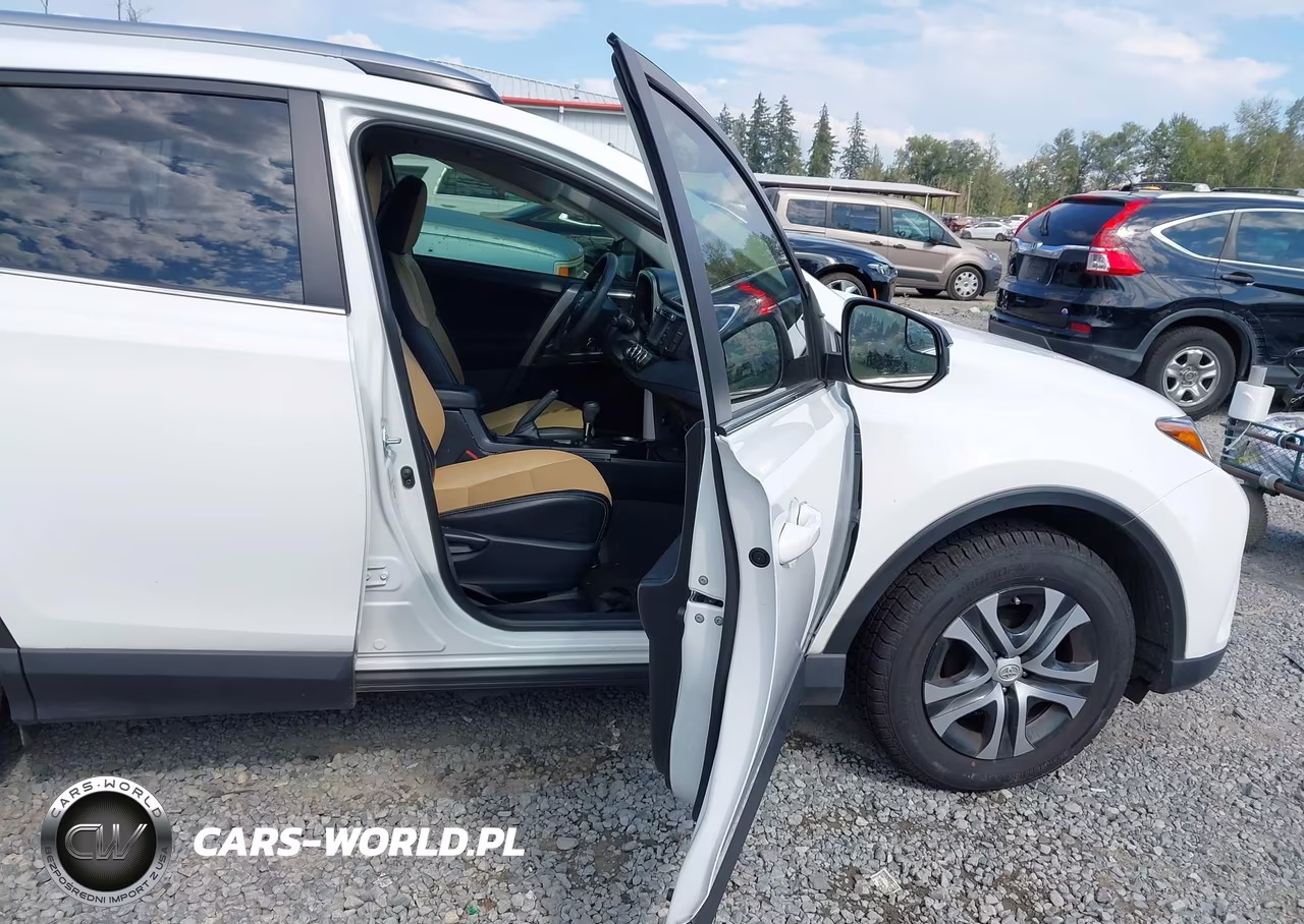 2018 Toyota Rav4 Le VIN:JTMZFREV4JJ203340 - 5