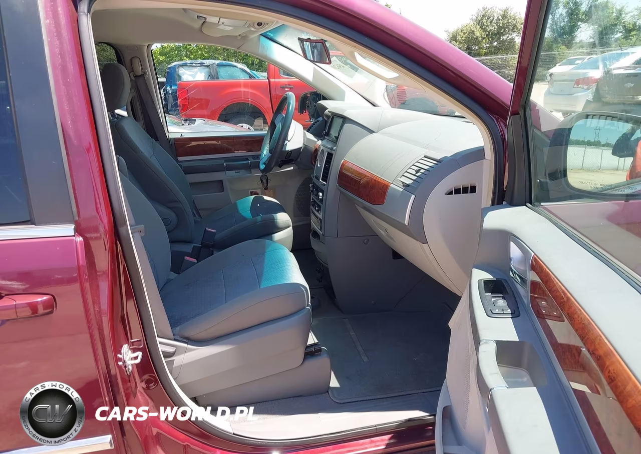 2009 Chrysler Town & Country Touring VIN:2A8HR54169R525990 - 5