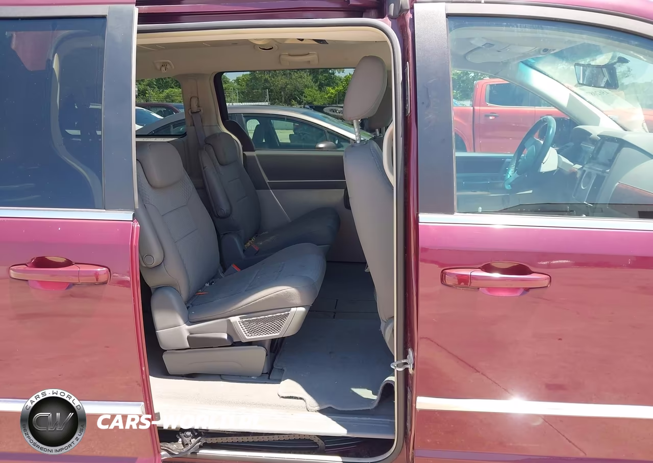 2009 Chrysler Town & Country Touring VIN:2A8HR54169R525990 - 8