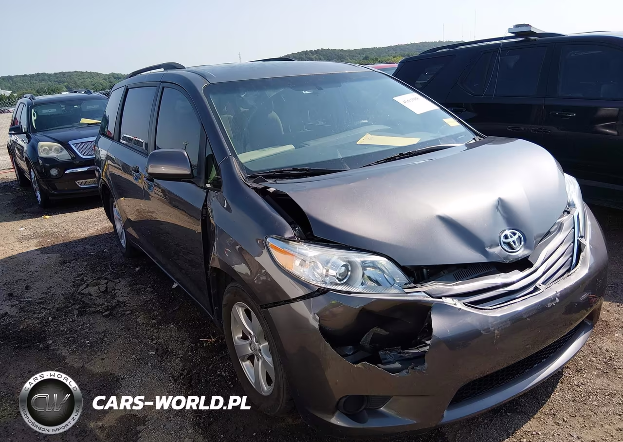 2015 Toyota Sienna Le 8 Passenger