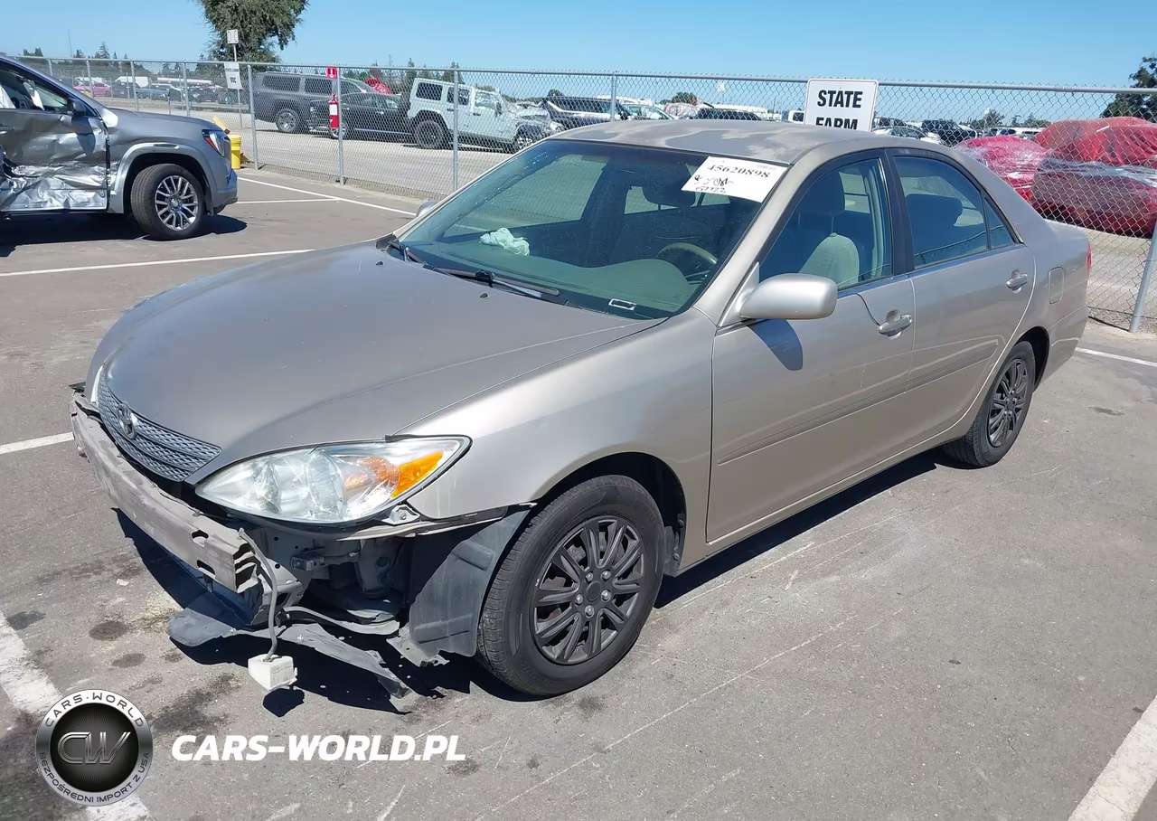 2002 Toyota Camry Le VIN:JTDBE30K020125774 - 2
