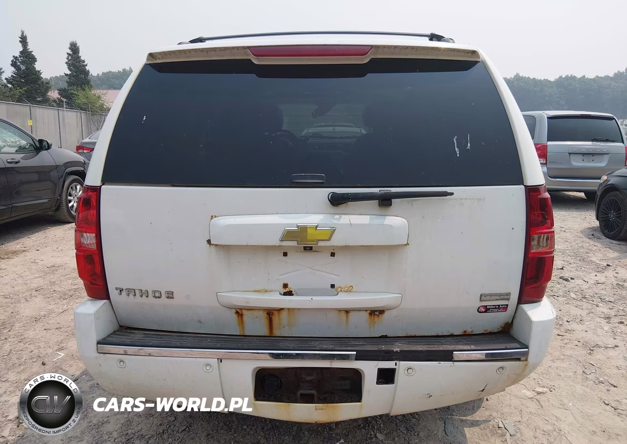 2011 Chevrolet Tahoe Ltz VIN:1GNSKCE05BR262289 - 17