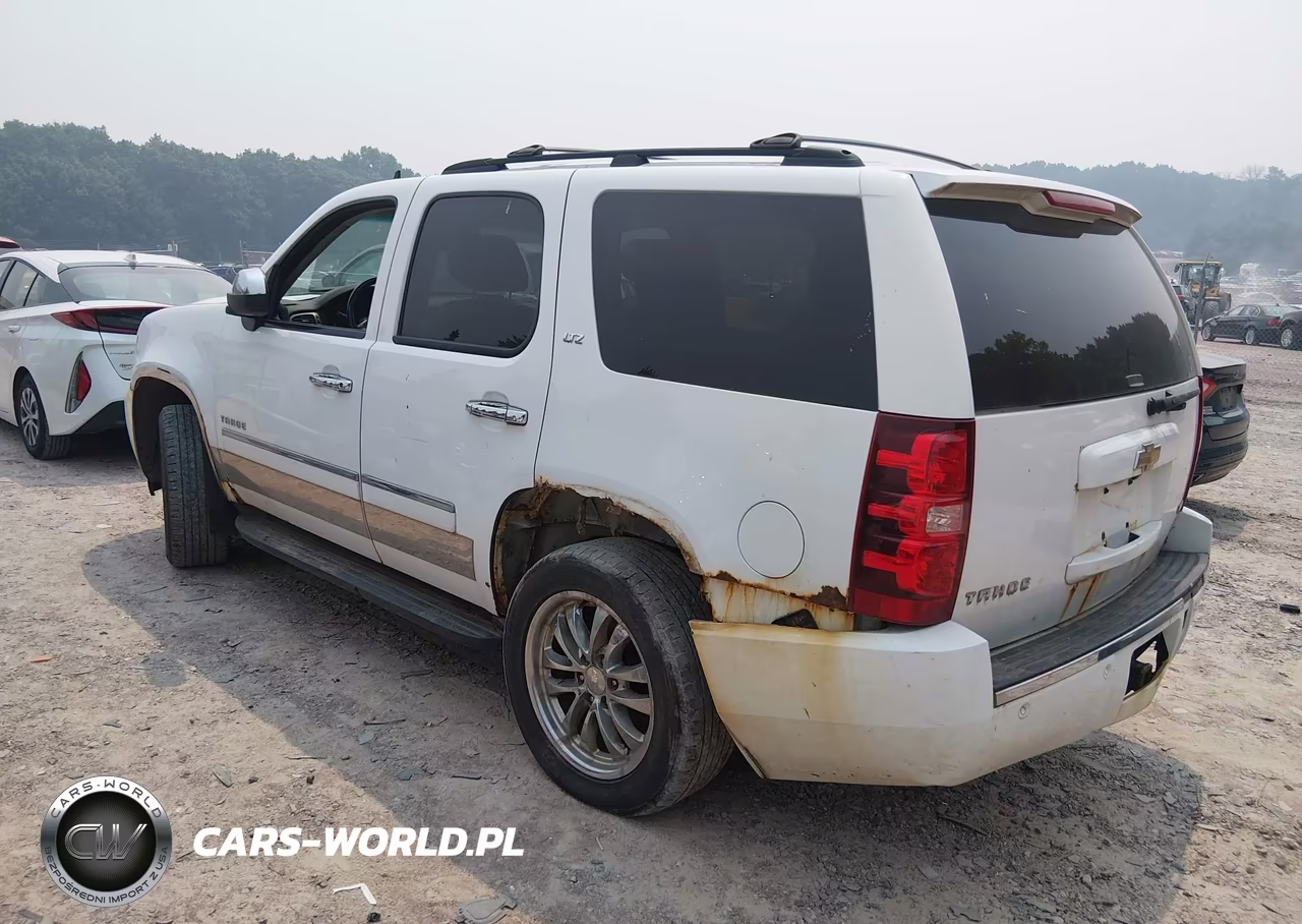 2011 Chevrolet Tahoe Ltz VIN:1GNSKCE05BR262289 - 3