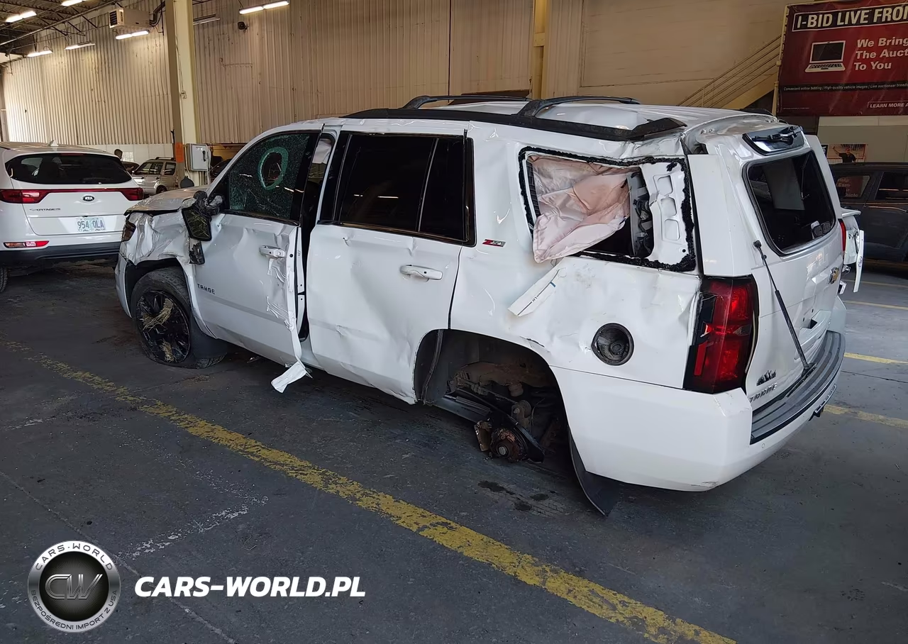 2017 Chevrolet Tahoe Lt VIN:1GNSKBKC9HR163167 - 3