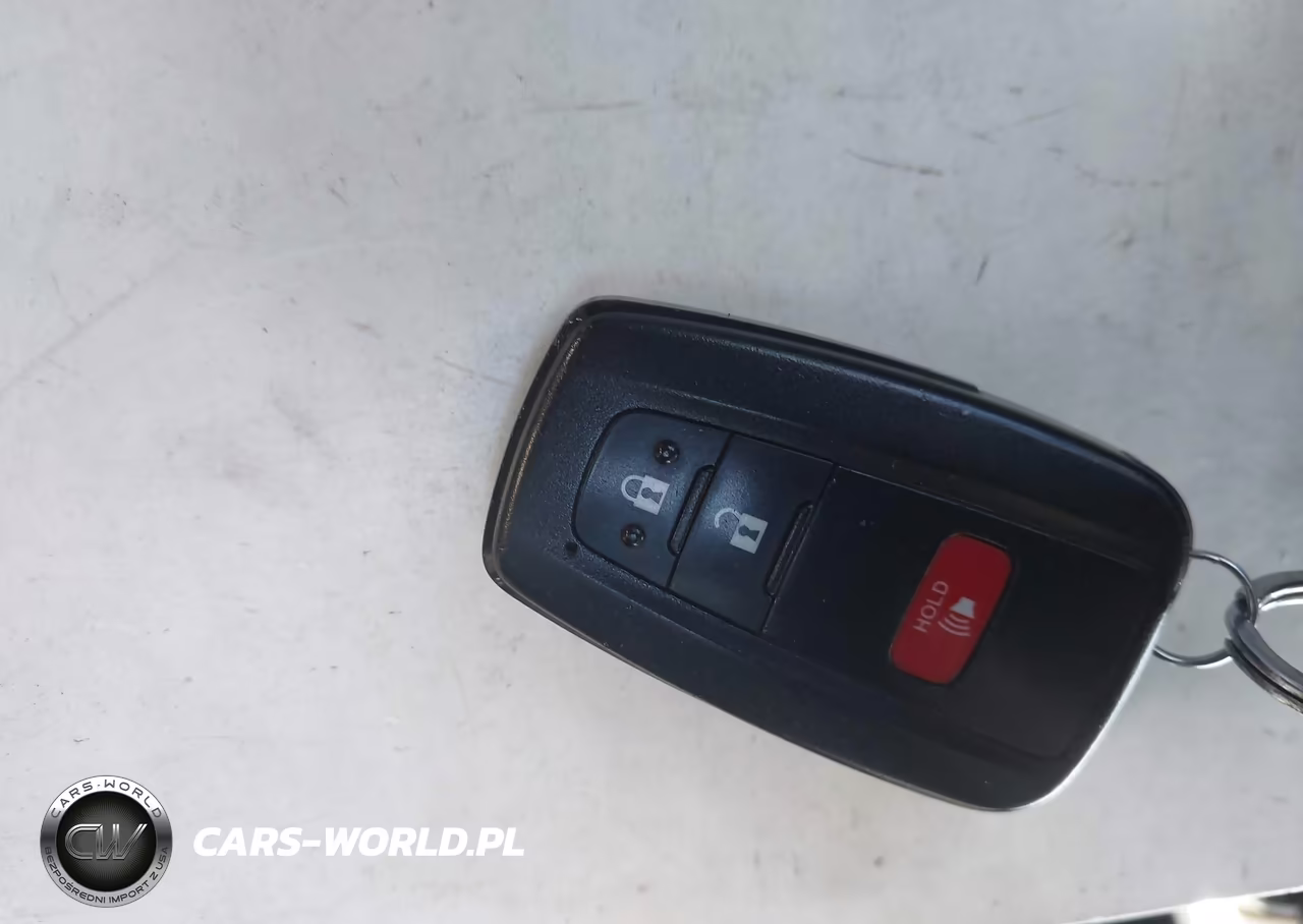 2018 Toyota Prius Three VIN:JTDKARFU2J3066263 - 11