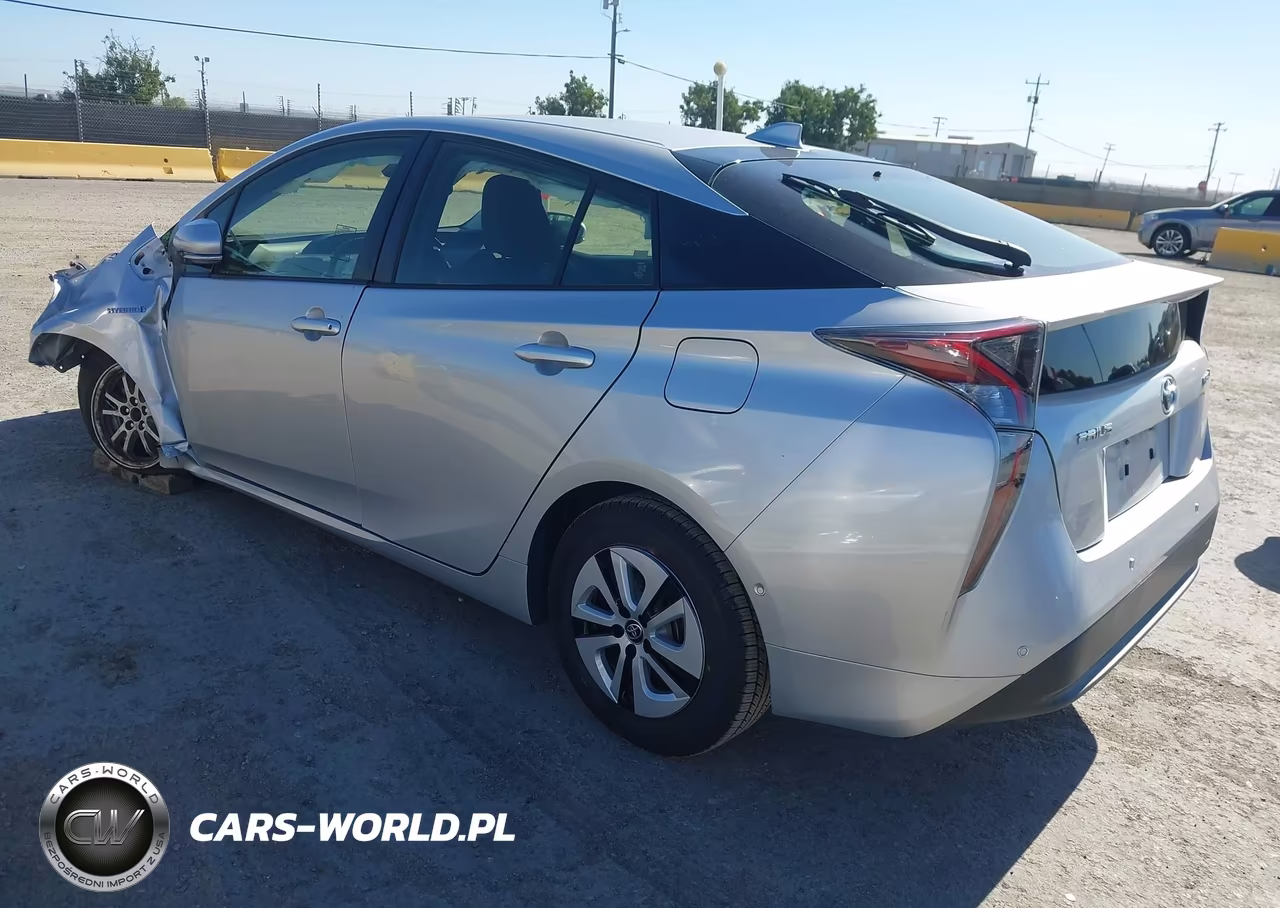 2018 Toyota Prius Three VIN:JTDKARFU2J3066263 - 3