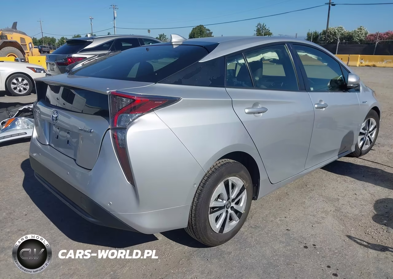 2018 Toyota Prius Three VIN:JTDKARFU2J3066263 - 4