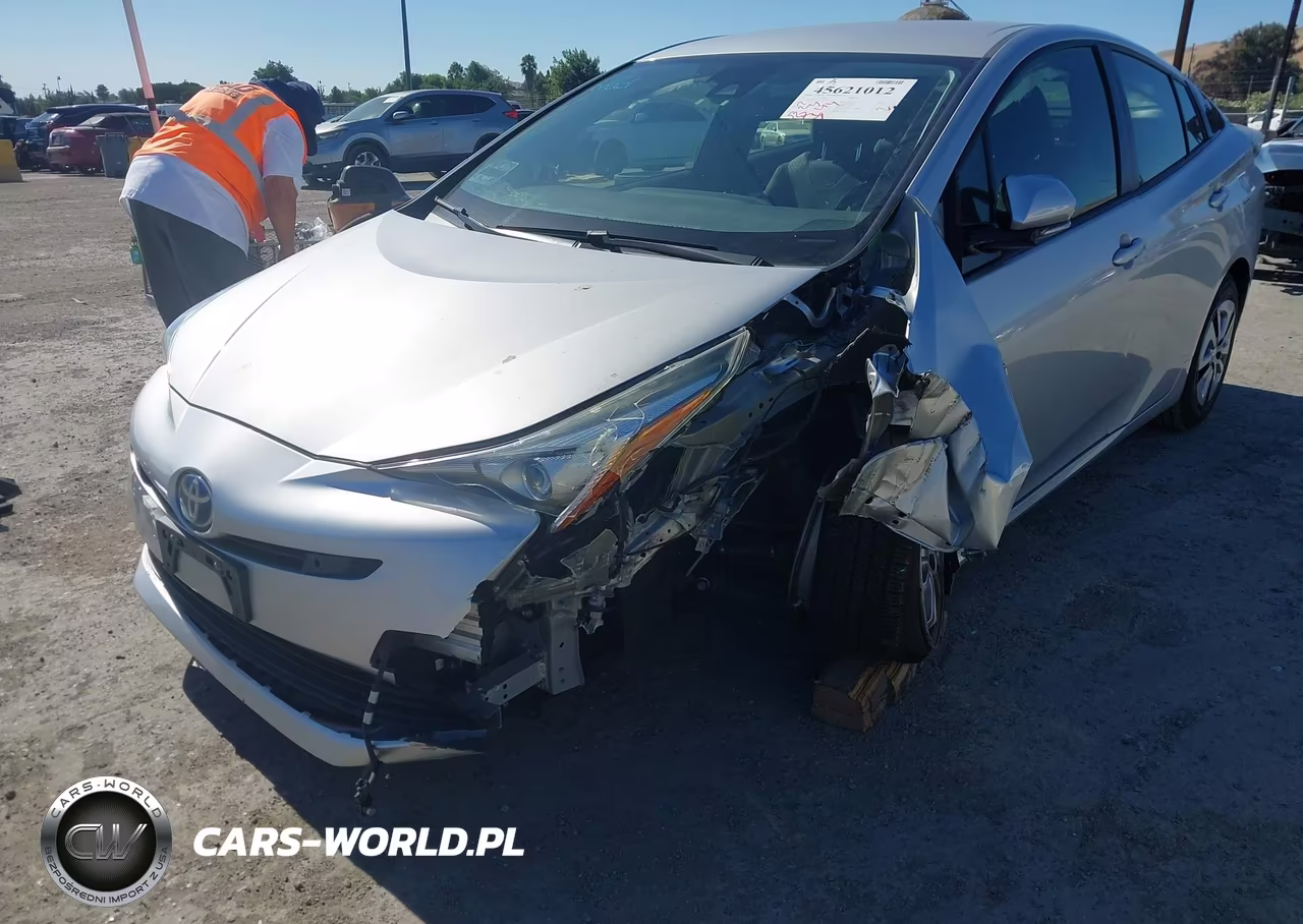 2018 Toyota Prius Three VIN:JTDKARFU2J3066263 - 6