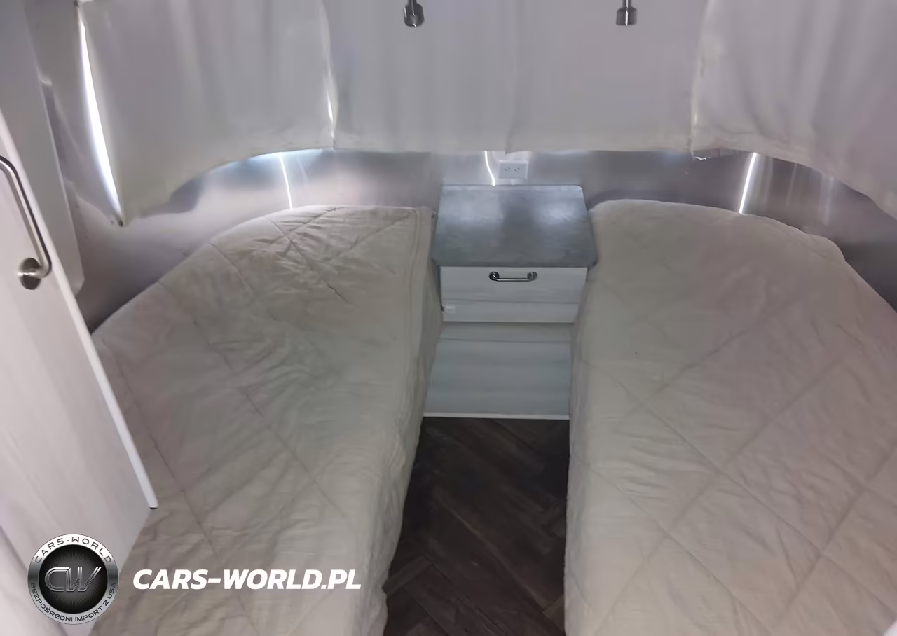 2022 Airstream Other VIN:1STJFYP24NJ560857 - 5