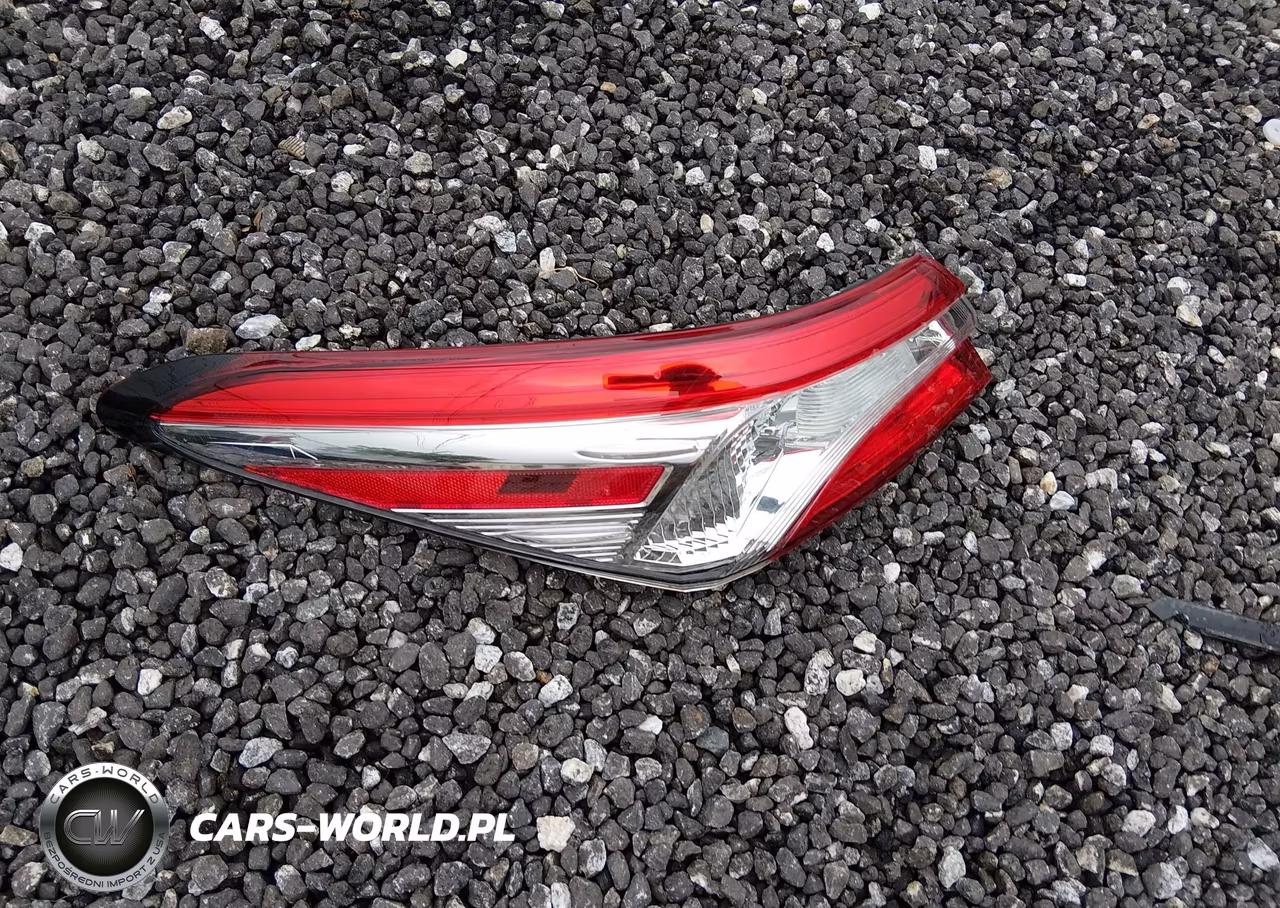 2018 Toyota Camry Le VIN:4T1B11HKXJU518169 - 12