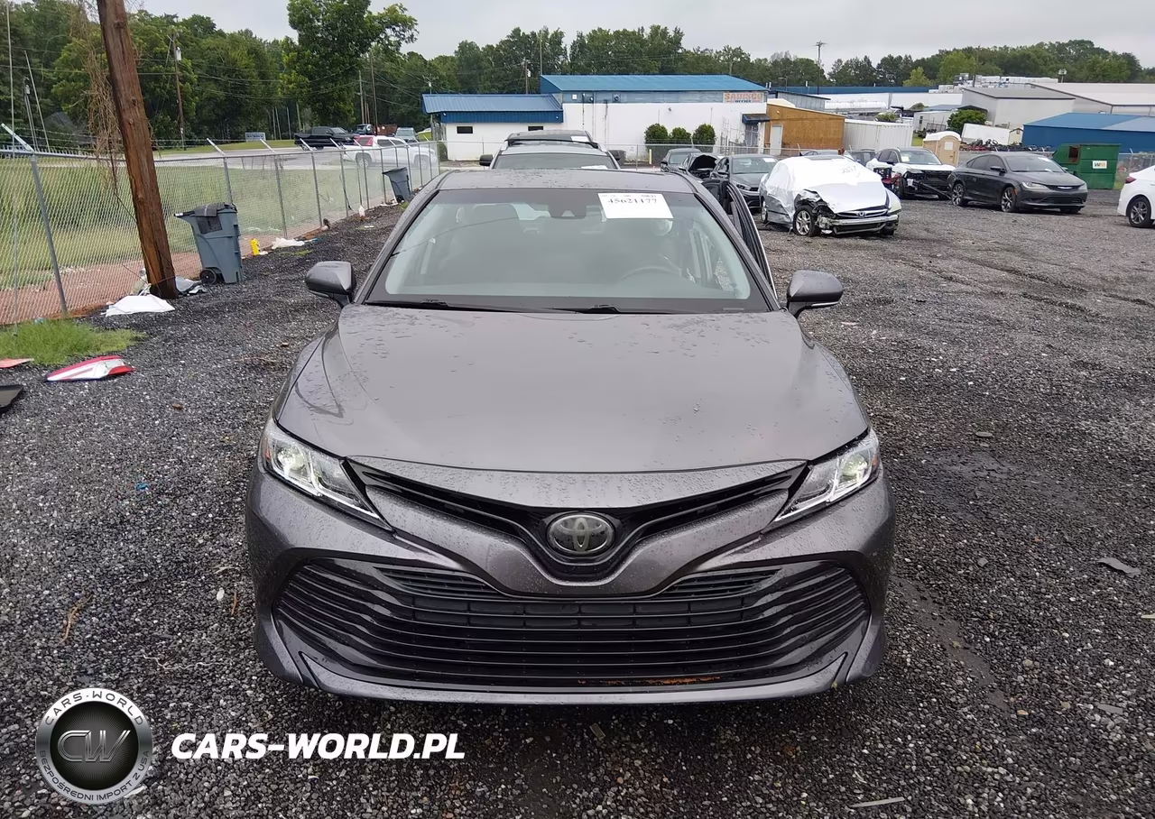2018 Toyota Camry Le VIN:4T1B11HKXJU518169 - 13