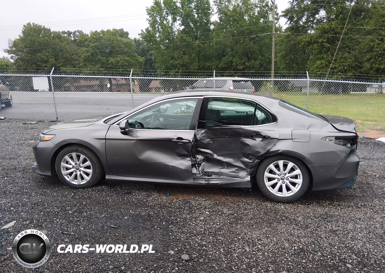2018 Toyota Camry Le VIN:4T1B11HKXJU518169 - 15