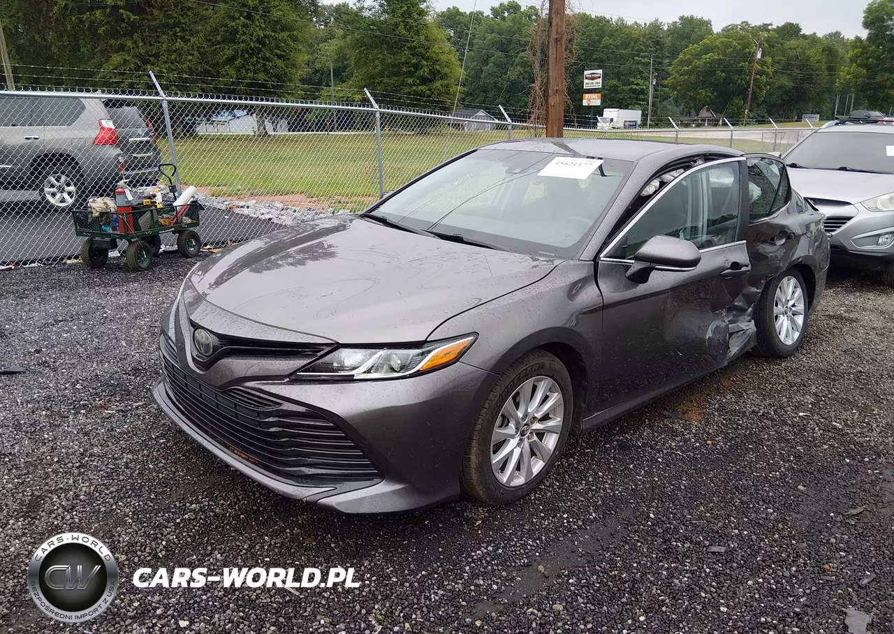2018 Toyota Camry Le VIN:4T1B11HKXJU518169 - 2