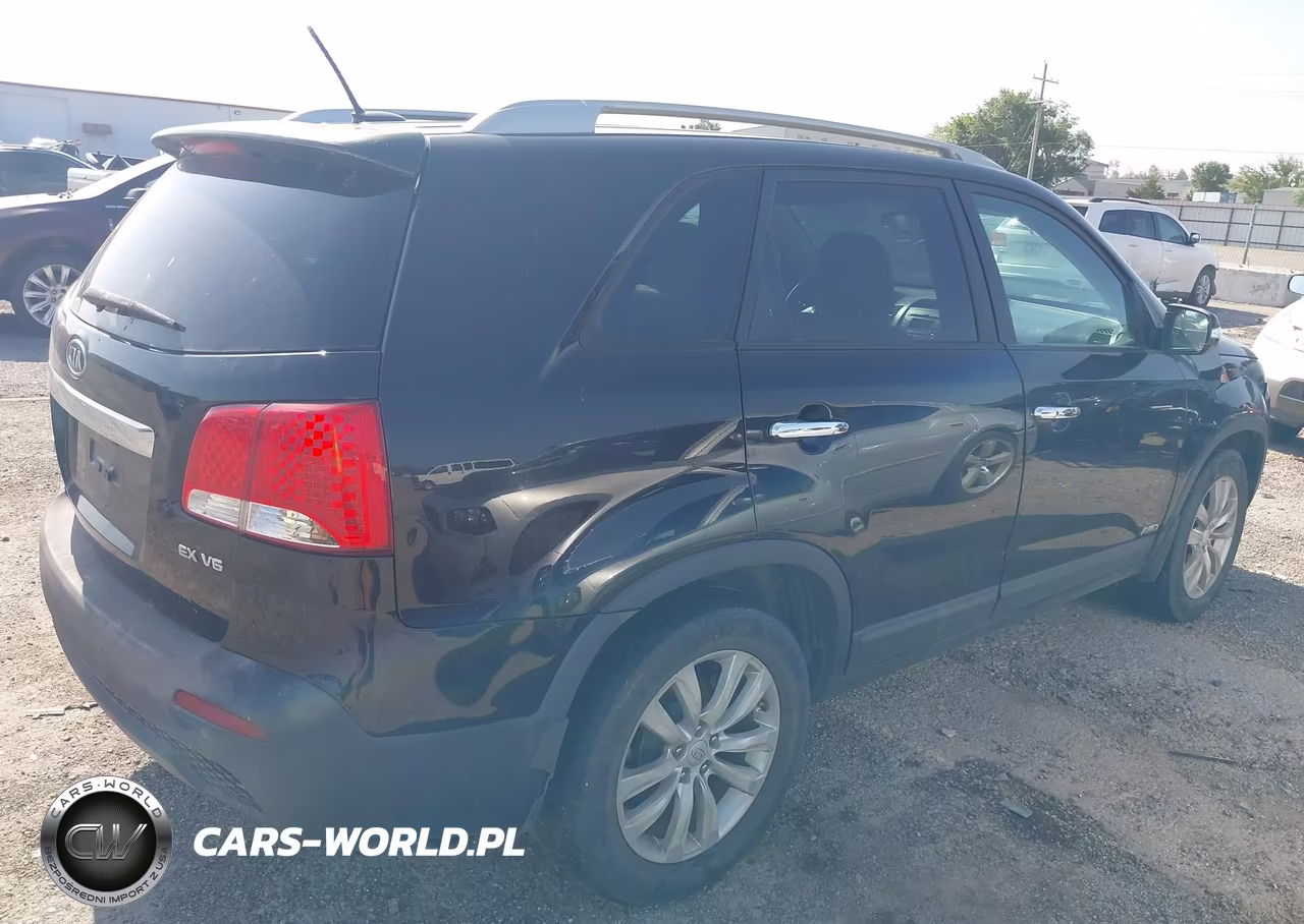 2011 Kia Sorento Ex V6 VIN:5XYKUDA2XBG123015 - 4