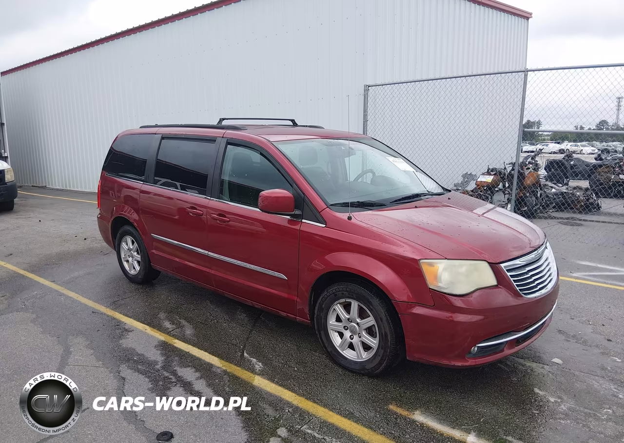 2012 Chrysler Town & Country Touring – zdjęcie 1 z 11