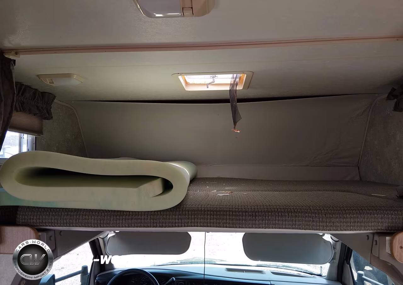 2004 Chevrolet Express Cutaway Base W-C7L-C7N VIN:1GBJG31U341110614 - 12