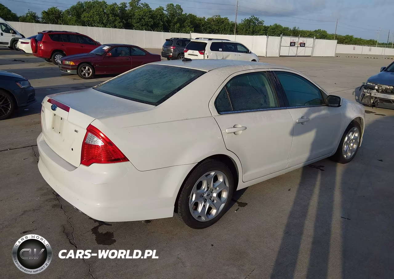 2011 Ford Fusion Se VIN:3FAHP0HA4BR279411 - 4