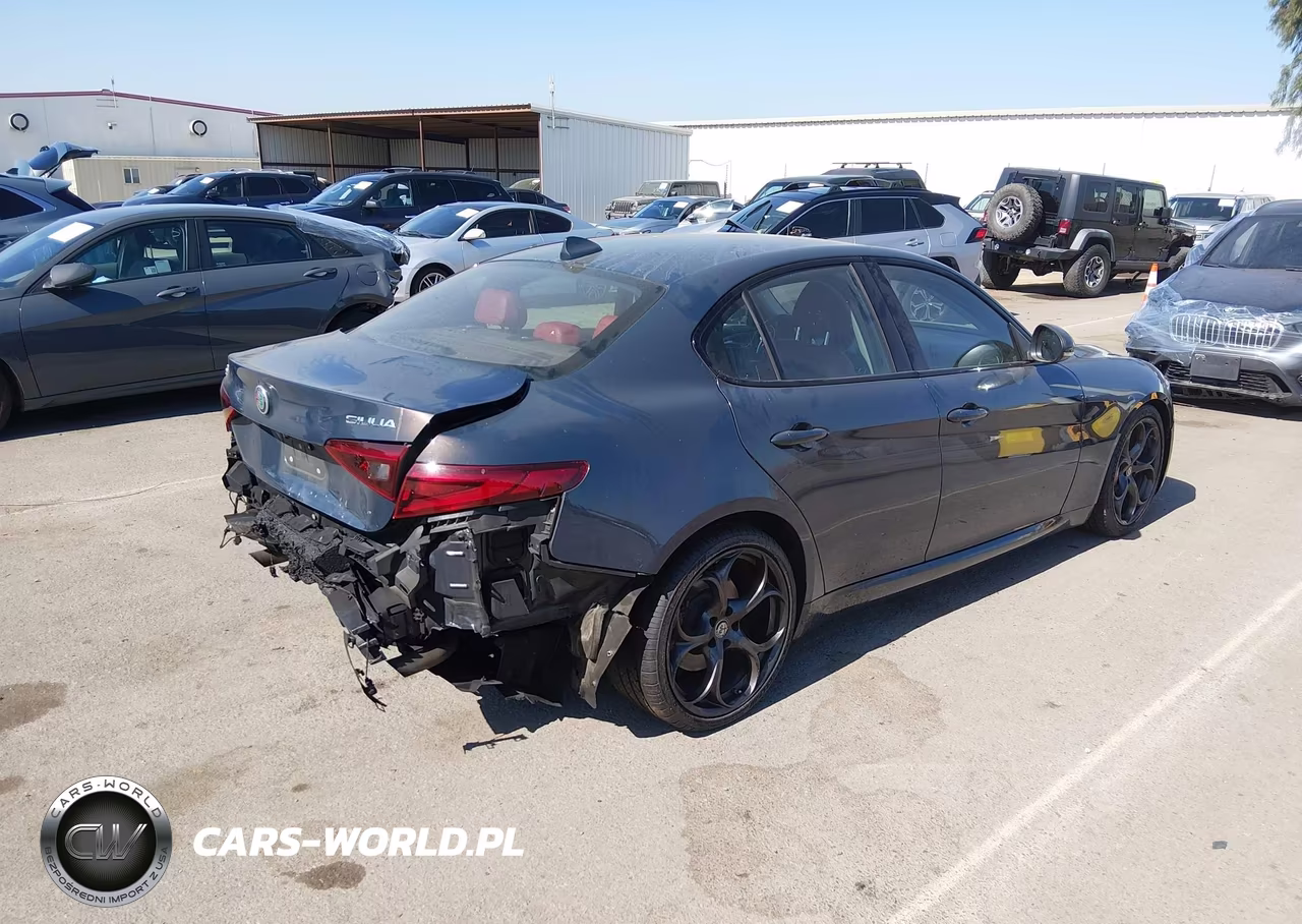 2019 Alfa Romeo Giulia Ti Sport Rwd VIN:ZARFAMBN0K7605904 - 4
