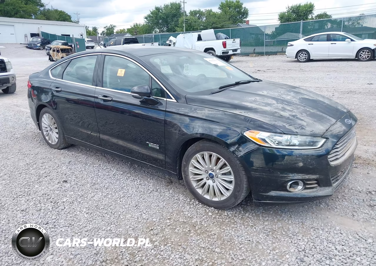2014 Ford Fusion Energi Titanium – zdjęcie 1 z 10