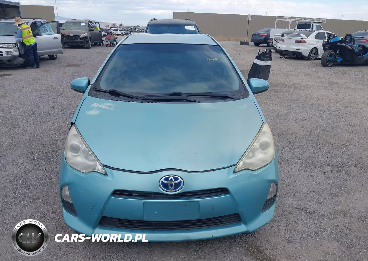 2014 Toyota Prius C One VIN:JTDKDTB32E1067688 - 12