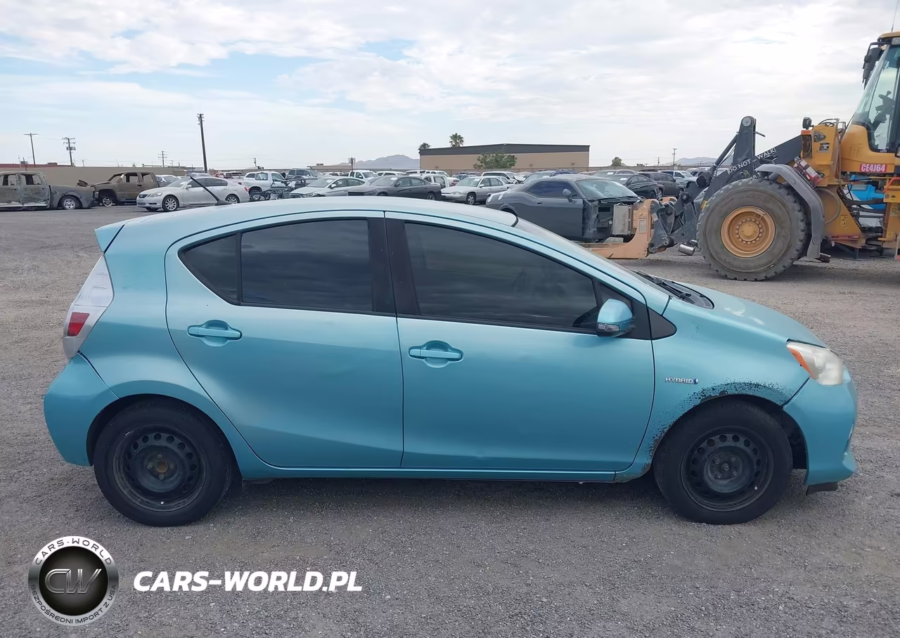 2014 Toyota Prius C One VIN:JTDKDTB32E1067688 - 13