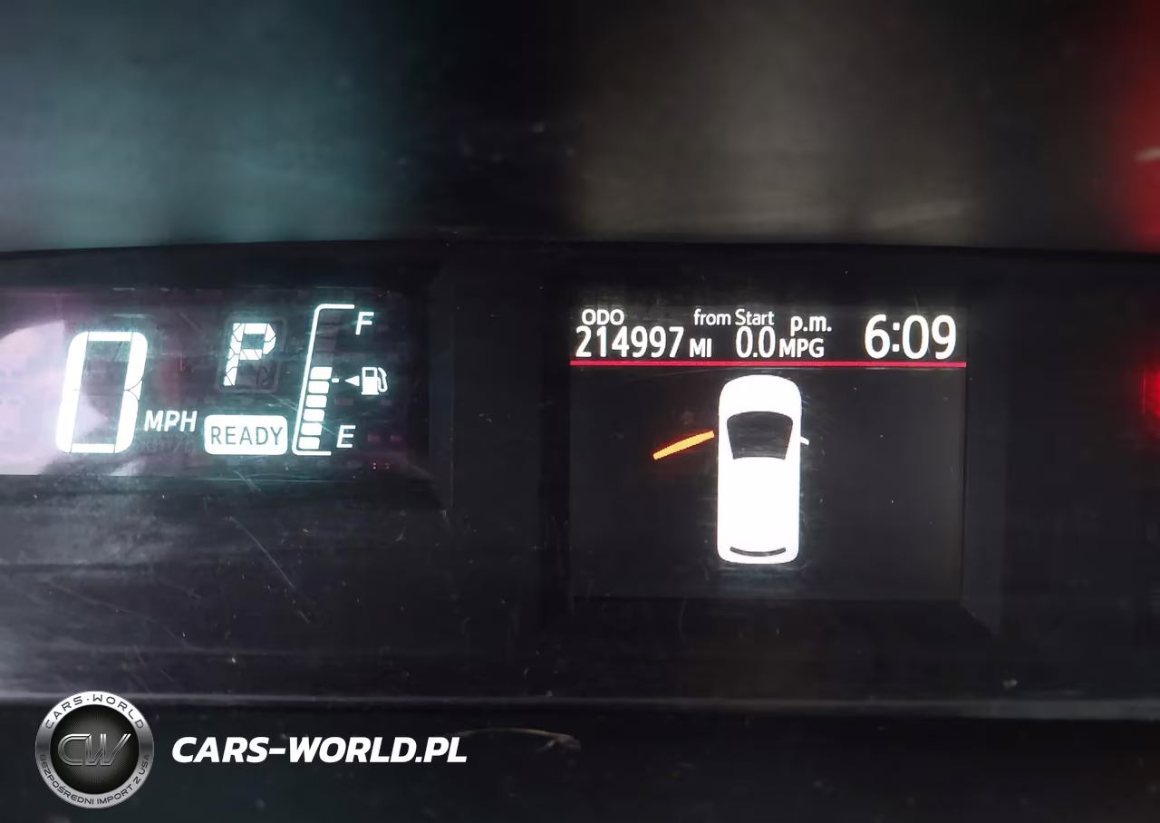 2014 Toyota Prius C One VIN:JTDKDTB32E1067688 - 15