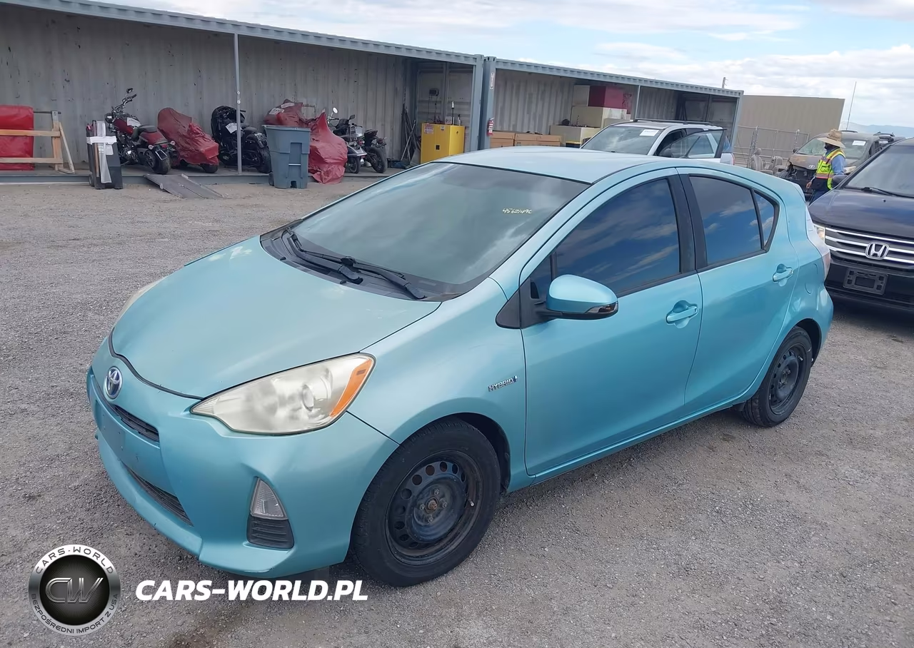 2014 Toyota Prius C One VIN:JTDKDTB32E1067688 - 2