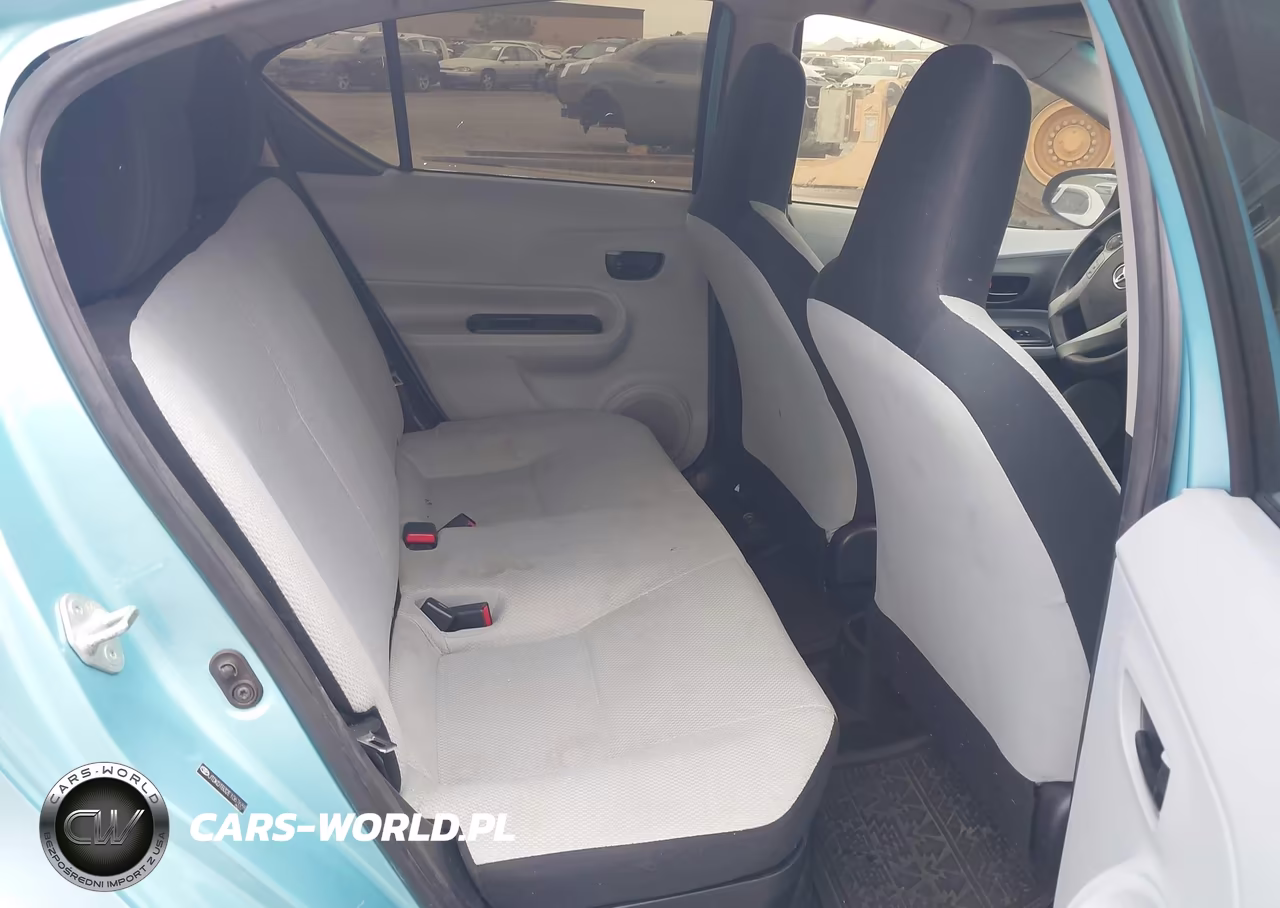 2014 Toyota Prius C One VIN:JTDKDTB32E1067688 - 8