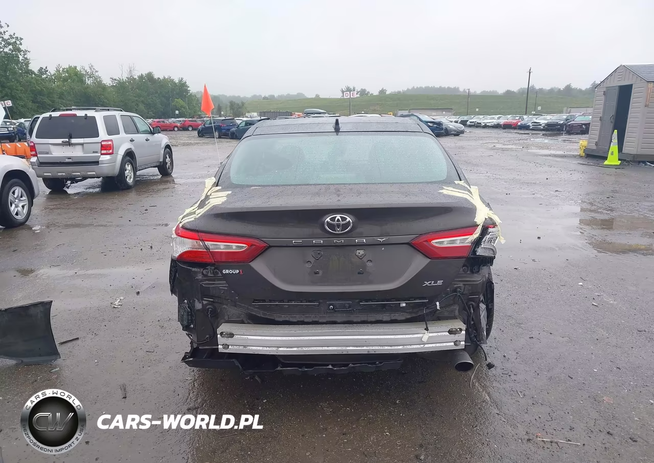 2018 Toyota Camry Xle VIN:4T1B11HK6JU040459 - 17