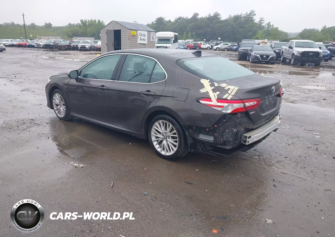 2018 Toyota Camry Xle VIN:4T1B11HK6JU040459 - 3