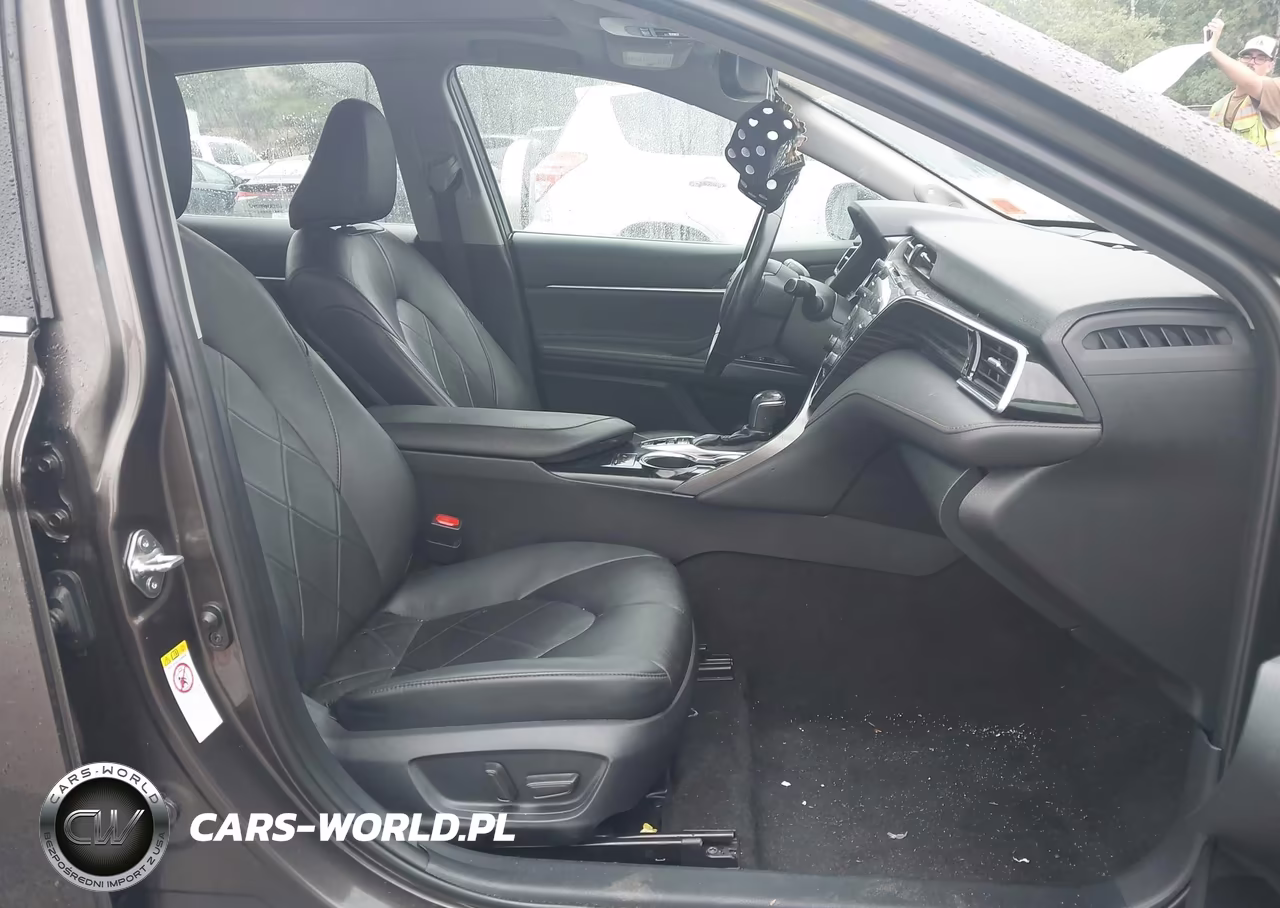 2018 Toyota Camry Xle VIN:4T1B11HK6JU040459 - 5
