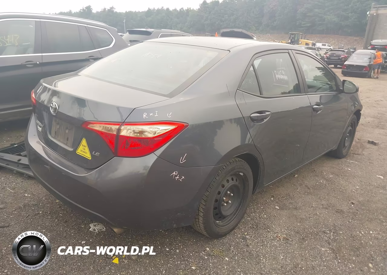 2018 Toyota Corolla Le VIN:2T1BURHE2JC037883 - 4