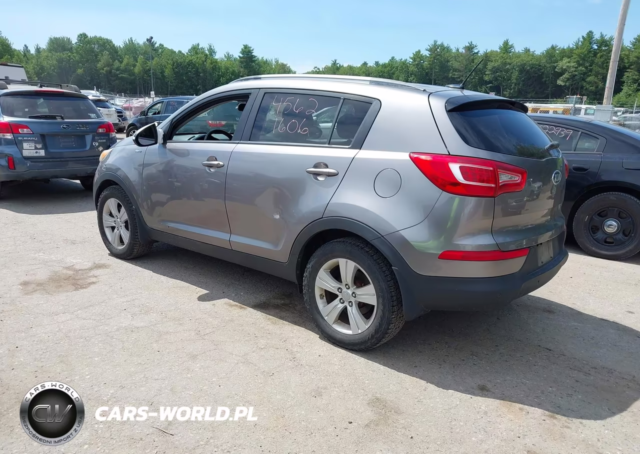 2011 Kia Sportage Lx VIN:KNDPBCA27B7015471 - 3