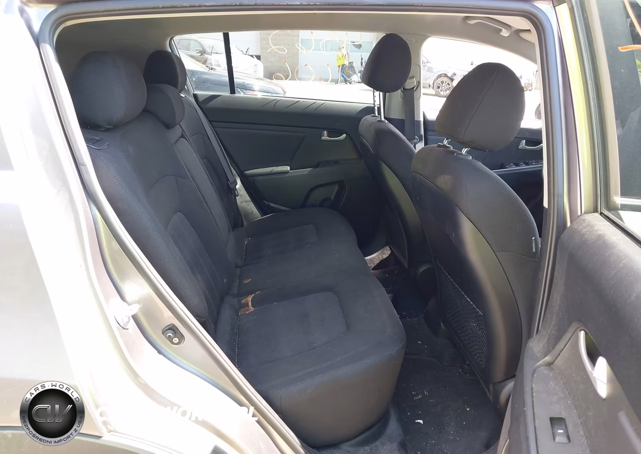 2011 Kia Sportage Lx VIN:KNDPBCA27B7015471 - 8