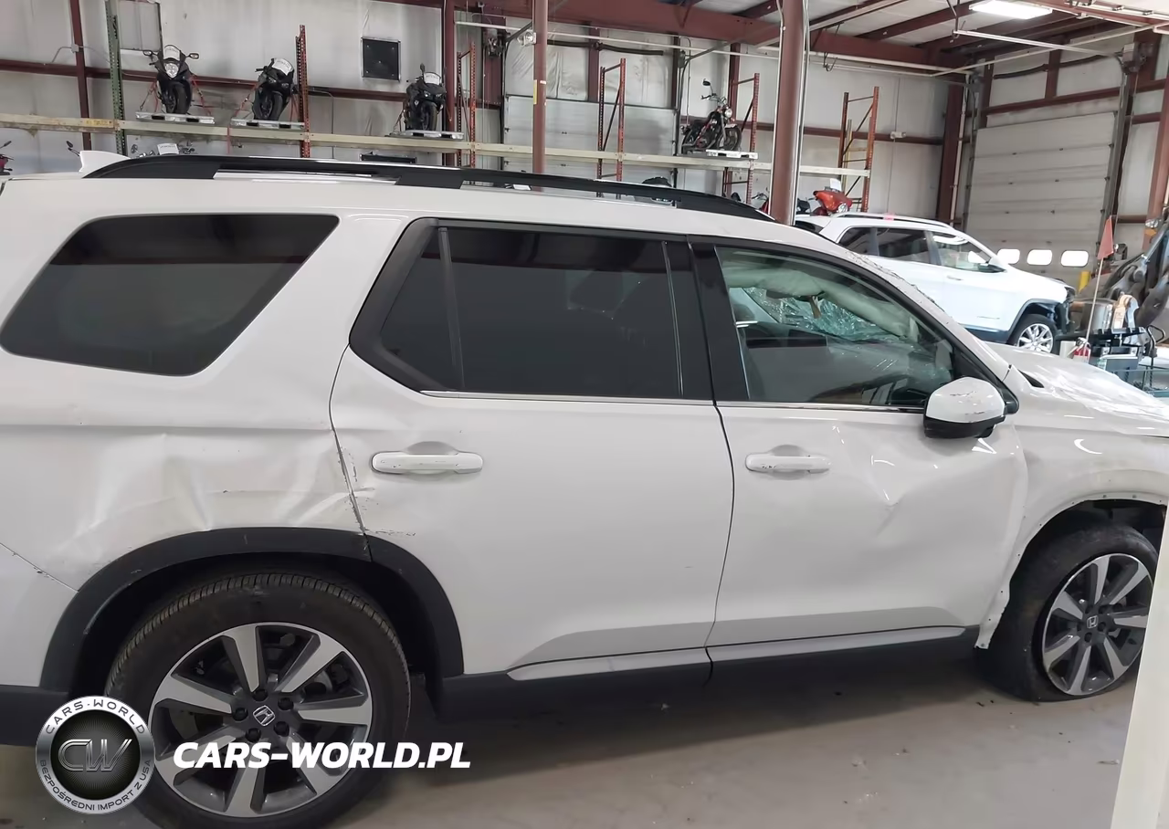 2025 Honda Pilot Elite VIN:5FNYG1H81SB158513 - 13