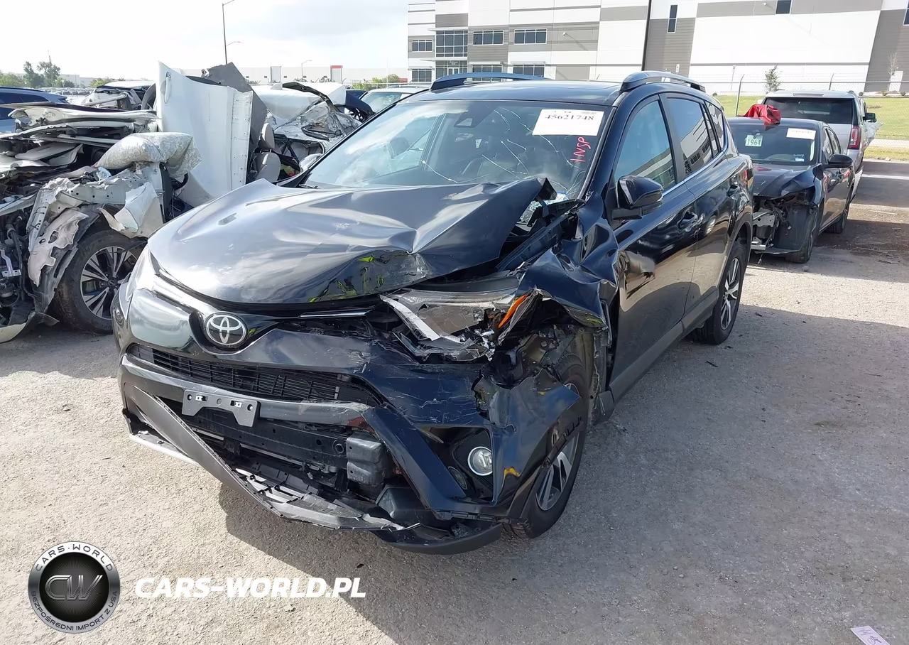 2017 Toyota Rav4 Xle VIN:2T3RFREV3HW544076 - 2
