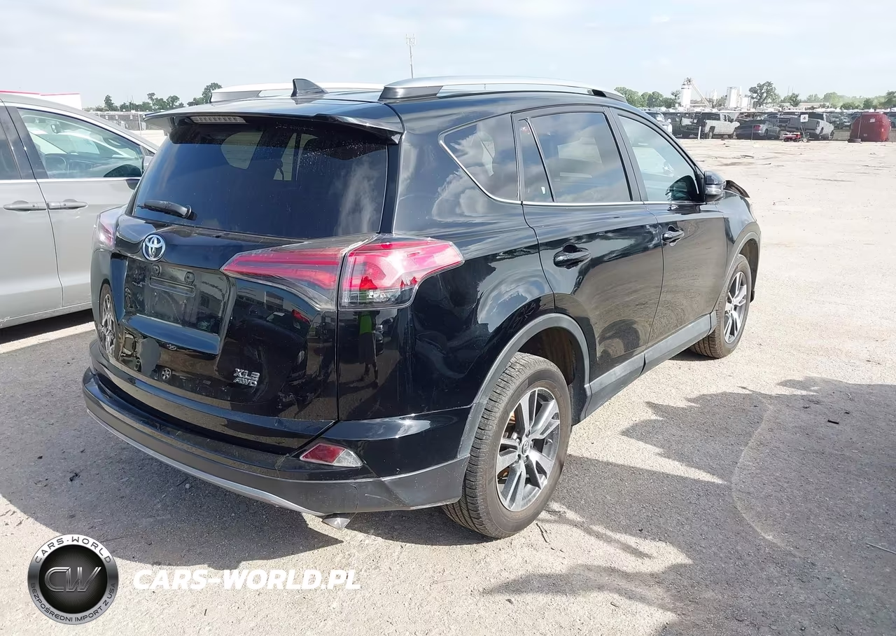 2017 Toyota Rav4 Xle VIN:2T3RFREV3HW544076 - 4