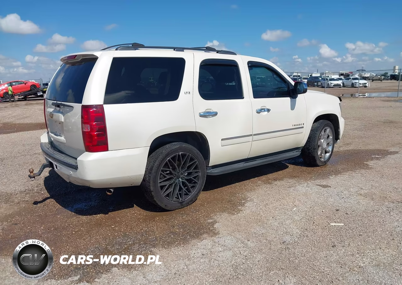 2009 Chevrolet Tahoe Ltz VIN:1GNFC33009R222293 - 4