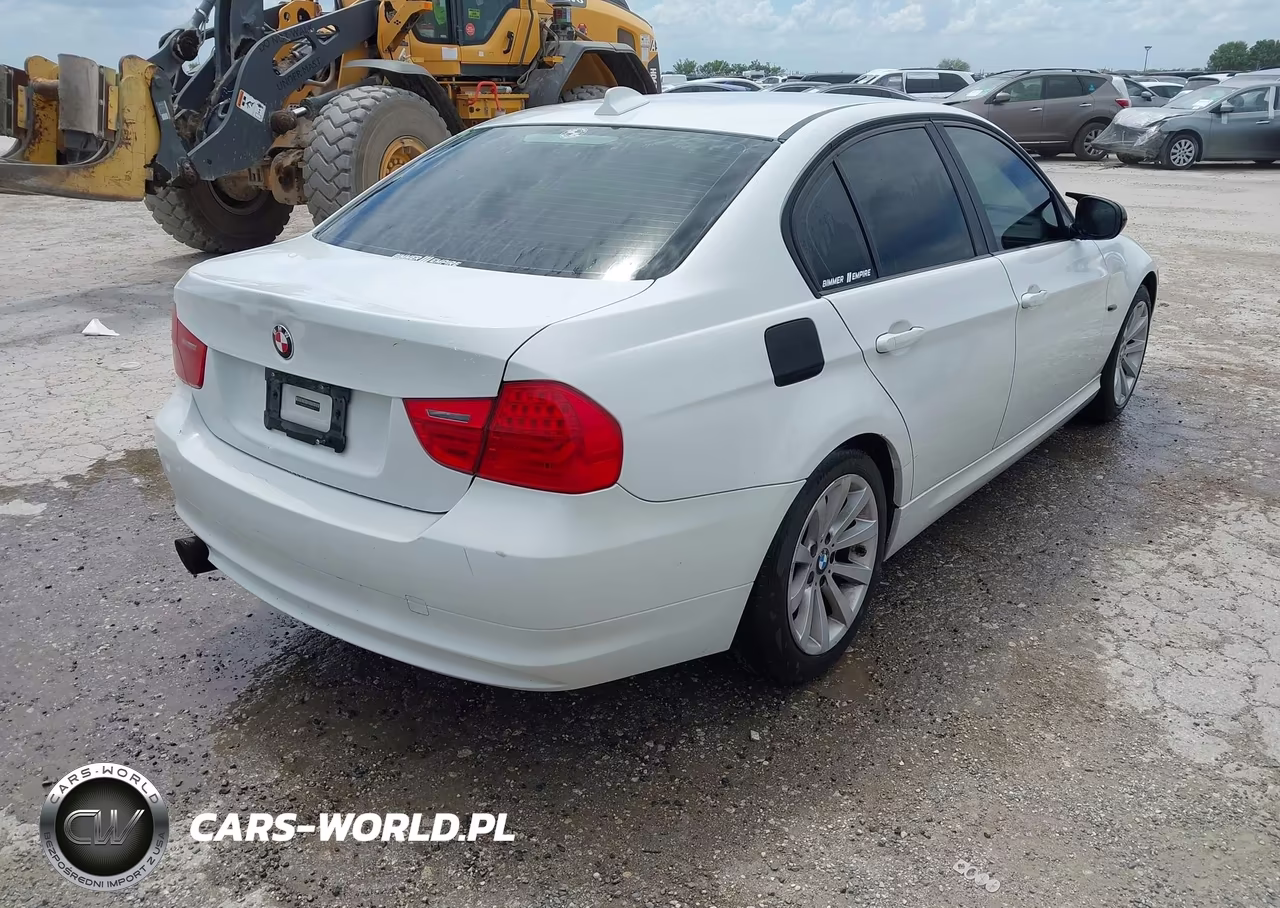 2011 BMW 328I VIN:WBAPH5C50BA440676 - 4