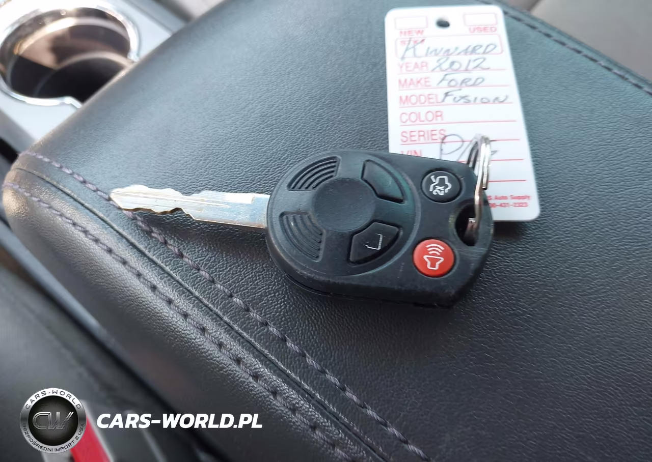 2012 Ford Fusion Hybrid VIN:3FADP0L36CR421069 - 11