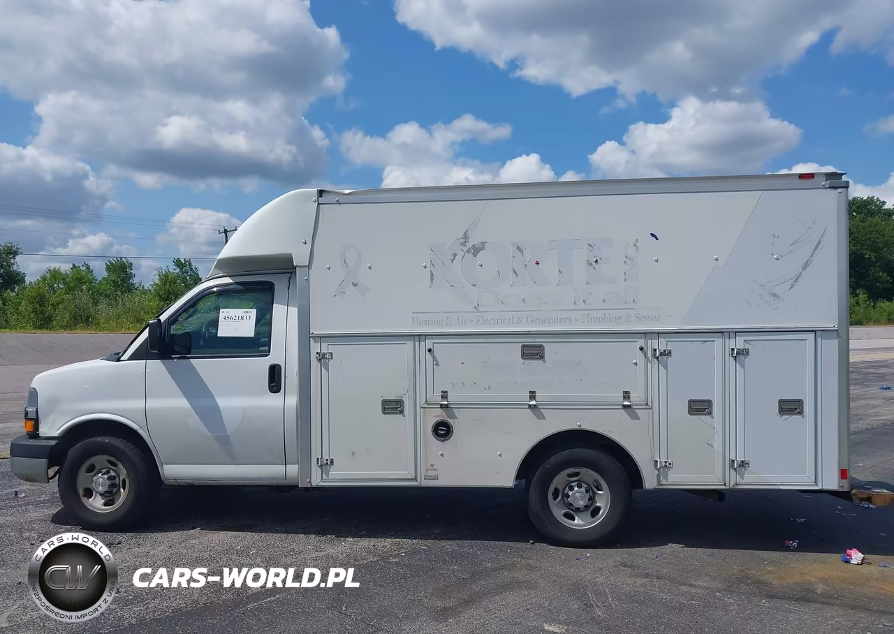 2018 Chevrolet Express Cutaway Work Van VIN:1GB0GRFG0J1233414 - 14