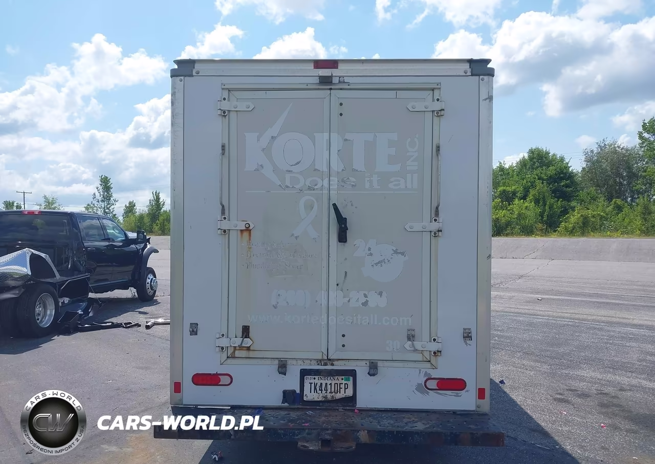 2018 Chevrolet Express Cutaway Work Van VIN:1GB0GRFG0J1233414 - 15
