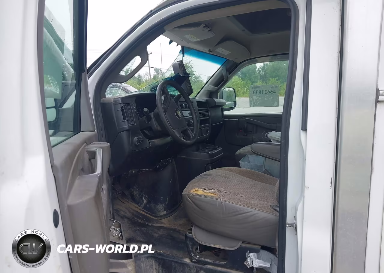 2018 Chevrolet Express Cutaway Work Van VIN:1GB0GRFG0J1233414 - 7