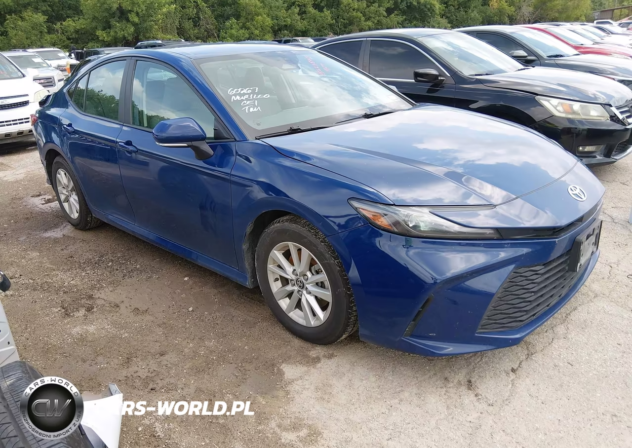 2025 Toyota Camry Le – zdjęcie 1 z 16