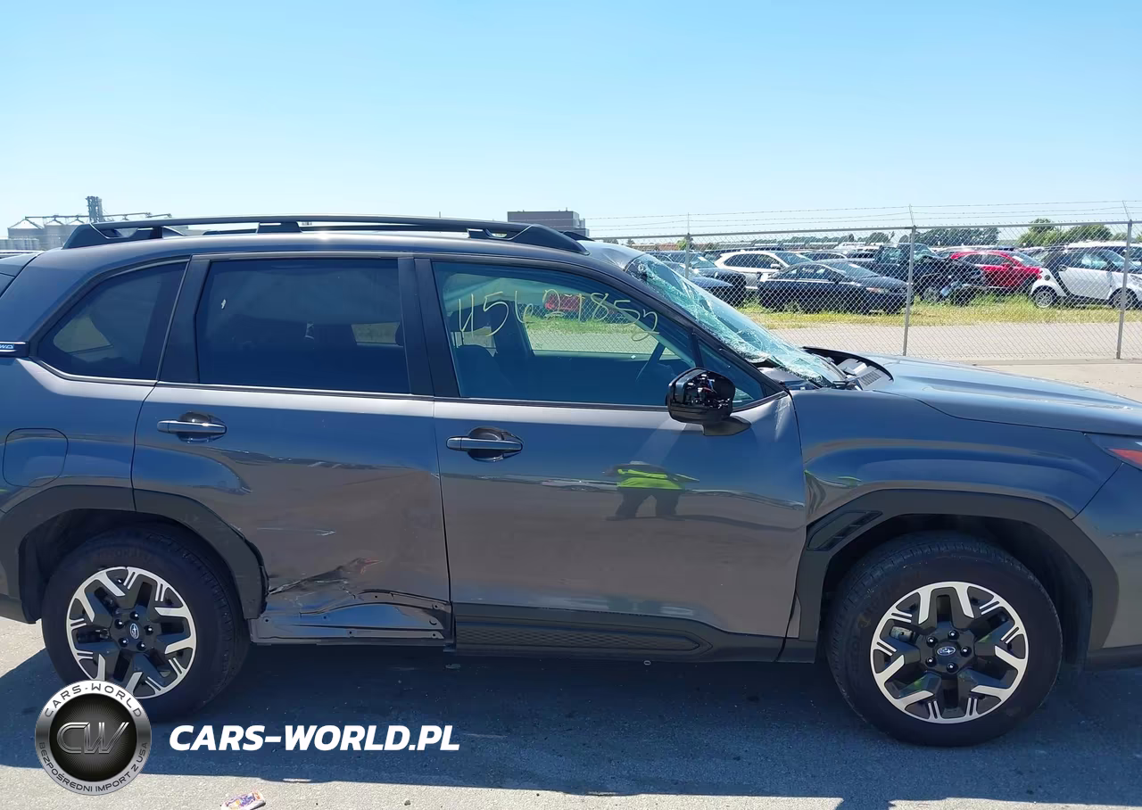 2025 Subaru Forester Premium VIN:JF2SLDDC8SH586979 - 14