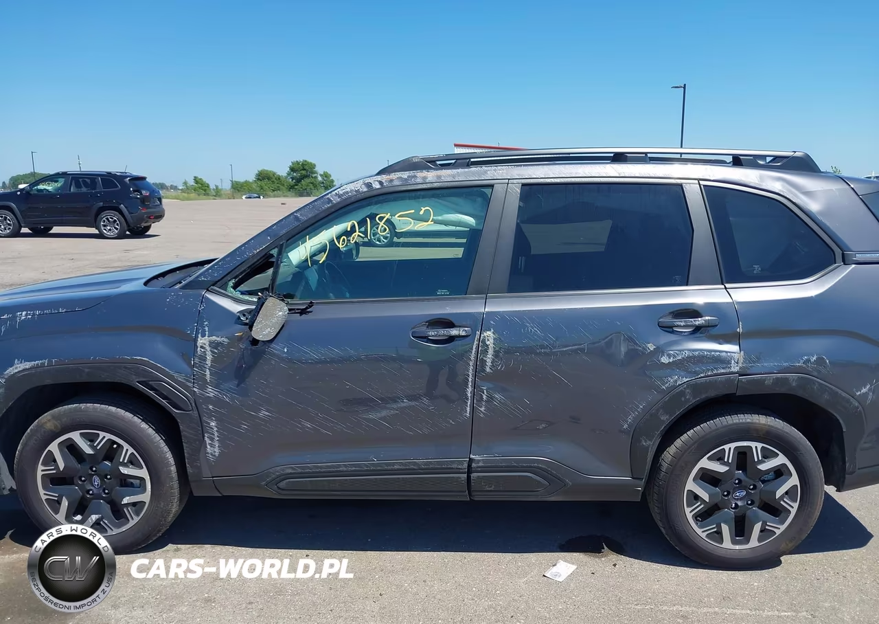 2025 Subaru Forester Premium VIN:JF2SLDDC8SH586979 - 15