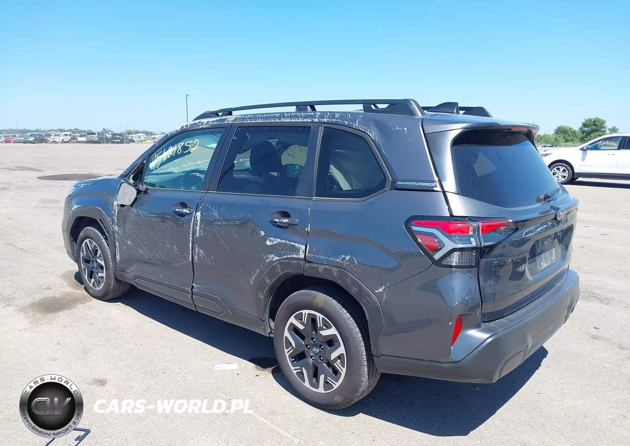 2025 Subaru Forester Premium VIN:JF2SLDDC8SH586979 - 3