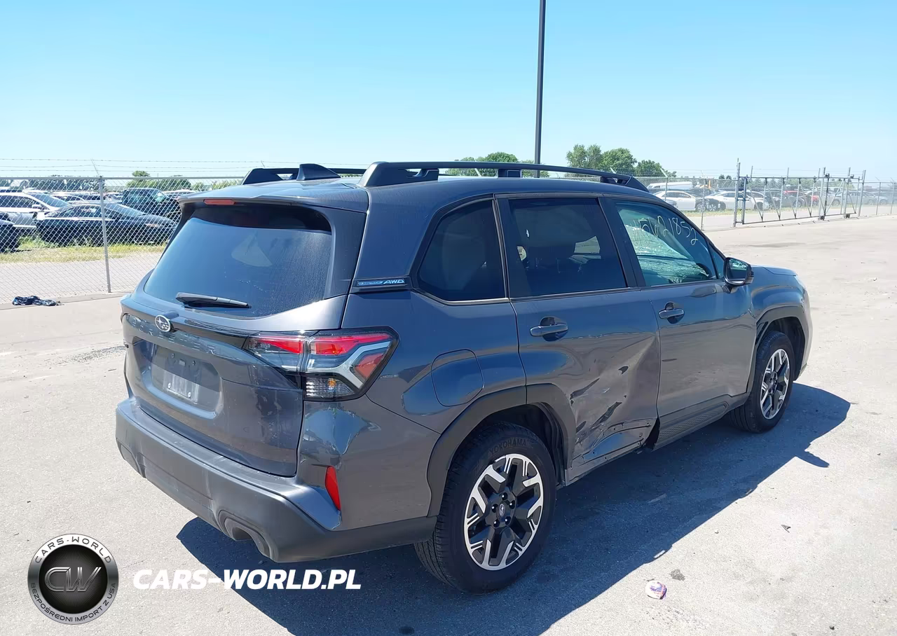 2025 Subaru Forester Premium VIN:JF2SLDDC8SH586979 - 4