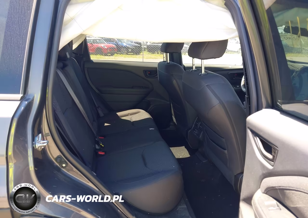 2025 Subaru Forester Premium VIN:JF2SLDDC8SH586979 - 8